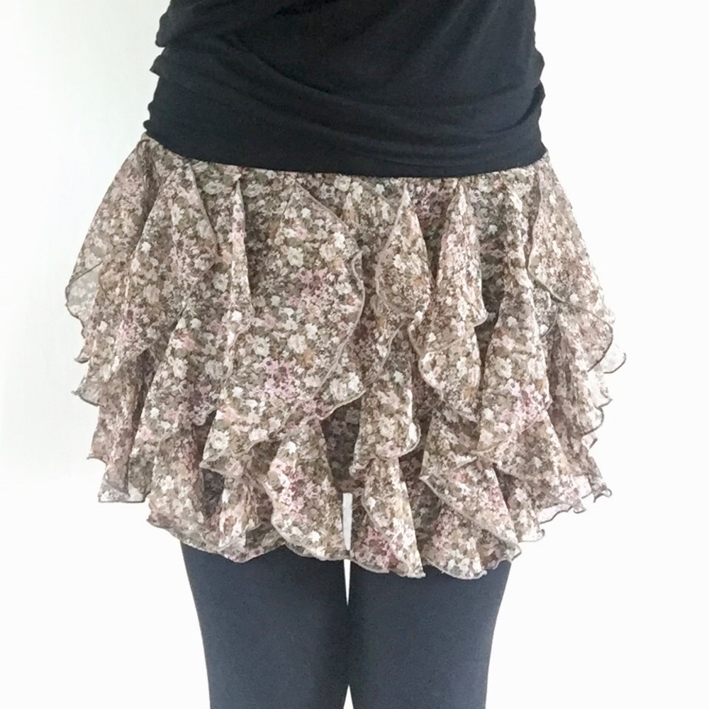 Charlotte Russe floral puff skirt. Size L